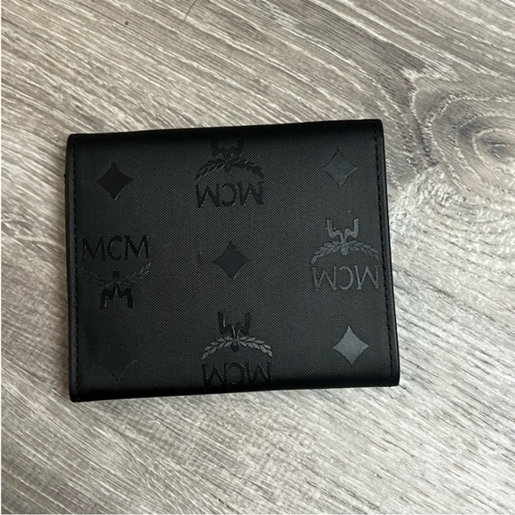 MCM Multi Snap Wallet Made in Germany Special Edition NWOT with COA and dustbag - Picture 2 of 10